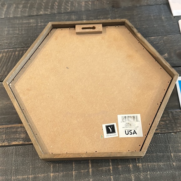 youngs Wood Queen Bee Framed Sign - Picture 3 of 5